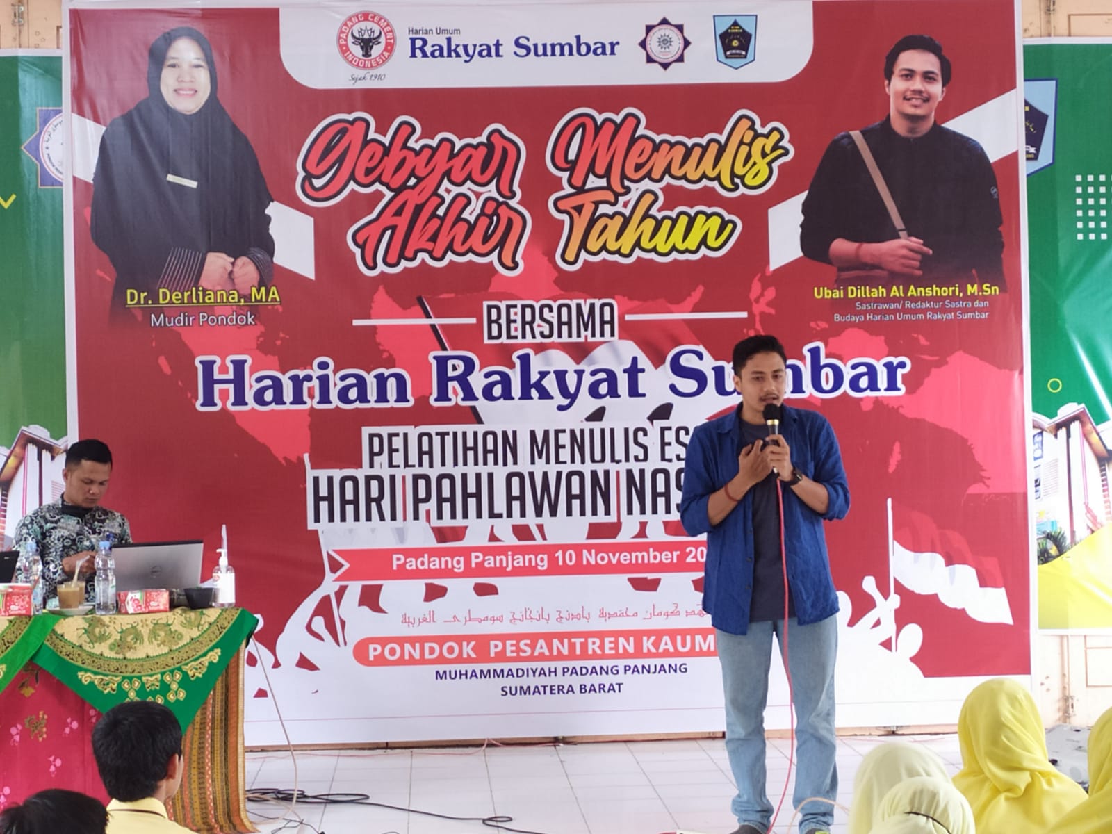 ADAKAN PELATIHAN MENULIS ESSAY PONTREN KAUMAN GANDENG HARIAN RAKYAT SUMBAR