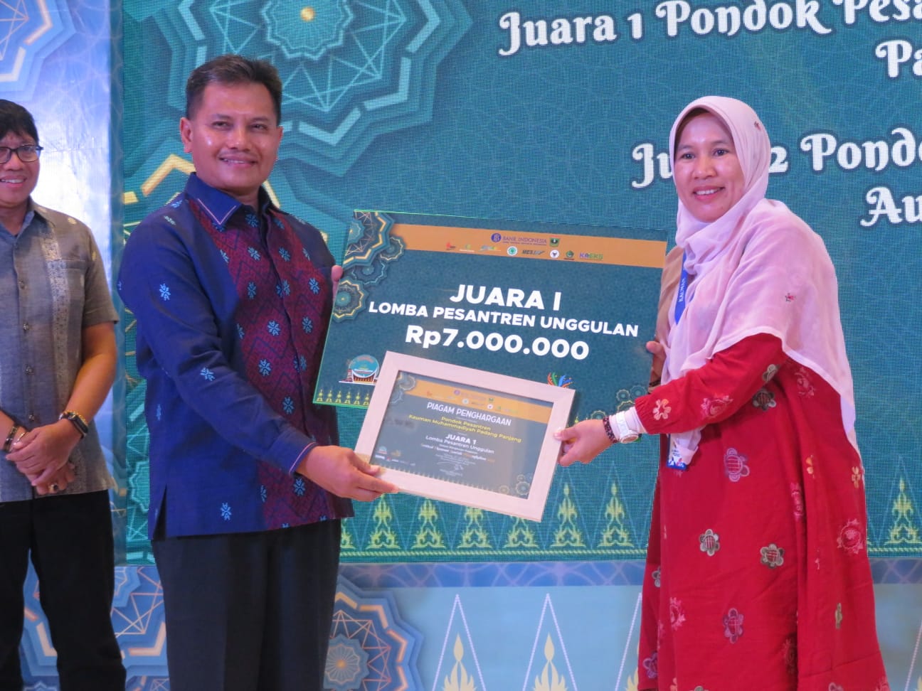 Pontren Kauman Muhammadiyah Padangpanjang Juara 1 Lomba Pesantren Unggulan