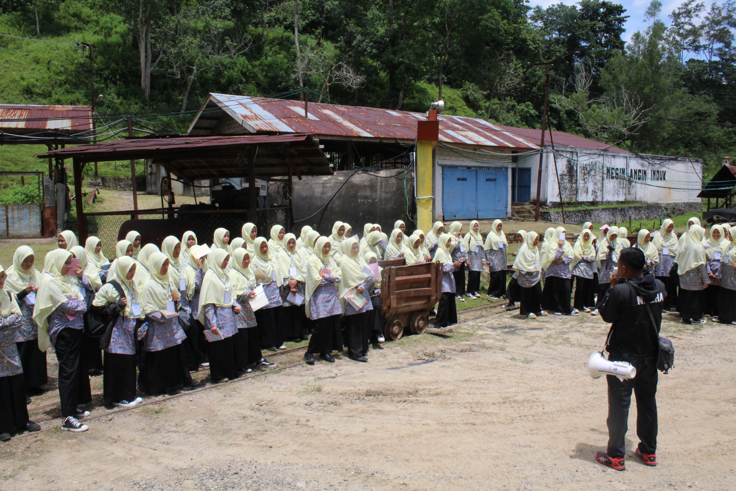 SANTRI PONPES KAUMAN GELAR STUDENT FIELD RESEARCH