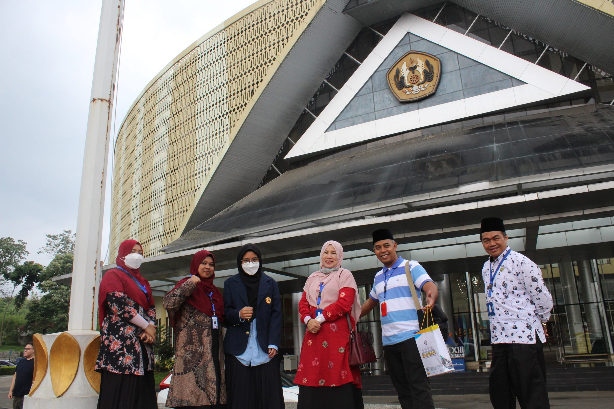 PONTREN KAUMAN KUNJUNGI  KAMPUS PERINGKAT KE-7  NASIONAL & 192 ASIA