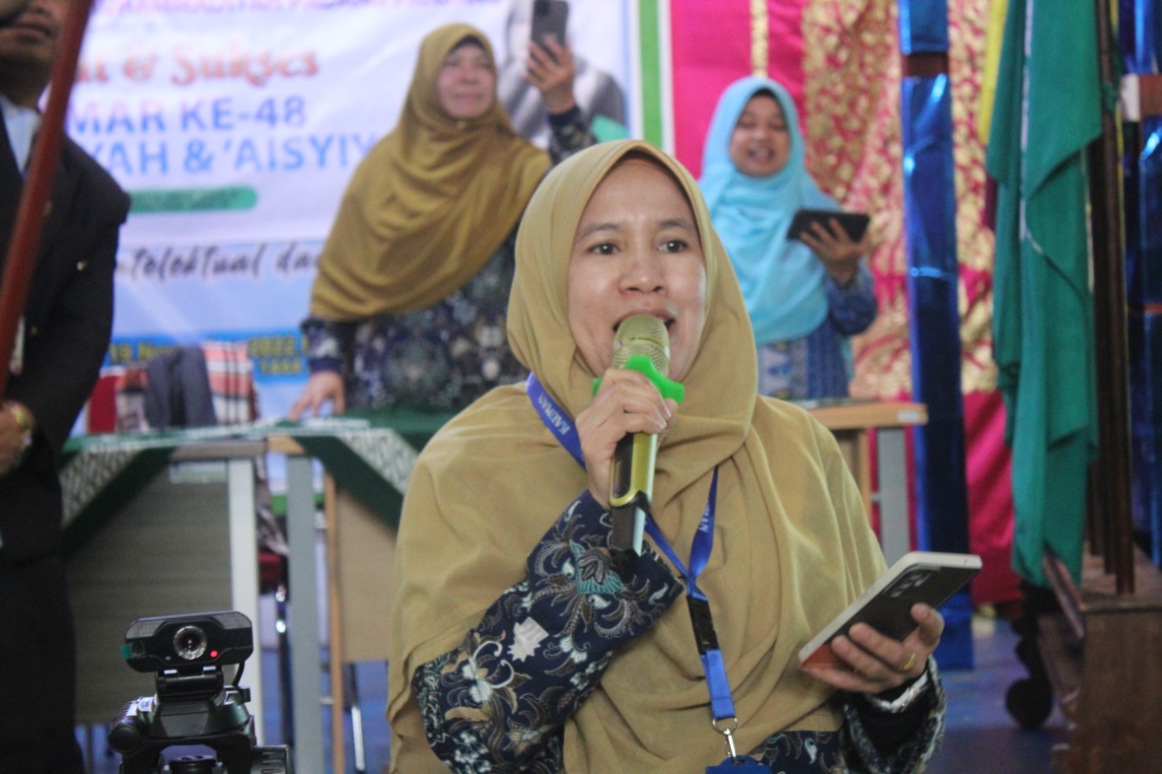 SUKSESKAN MUKTAMAR MUHAMMADIYAH DAN ‘AISYIYAH KE 48 : SANTRI PONTREN KAUMAN MUHAMMDIYAH PADANGPANJANG JADI PENGEMBIRA