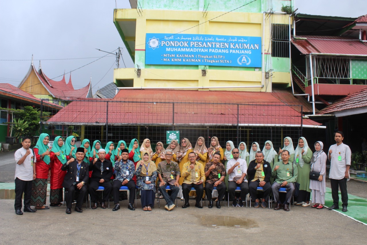 PONPES KAUMAN PADANG PANJANG MENJADI ACUAN STUDI TIRU YAYASAN SITI KHADIJAH PADANG SIBUSUAK-SUJUNJUNG