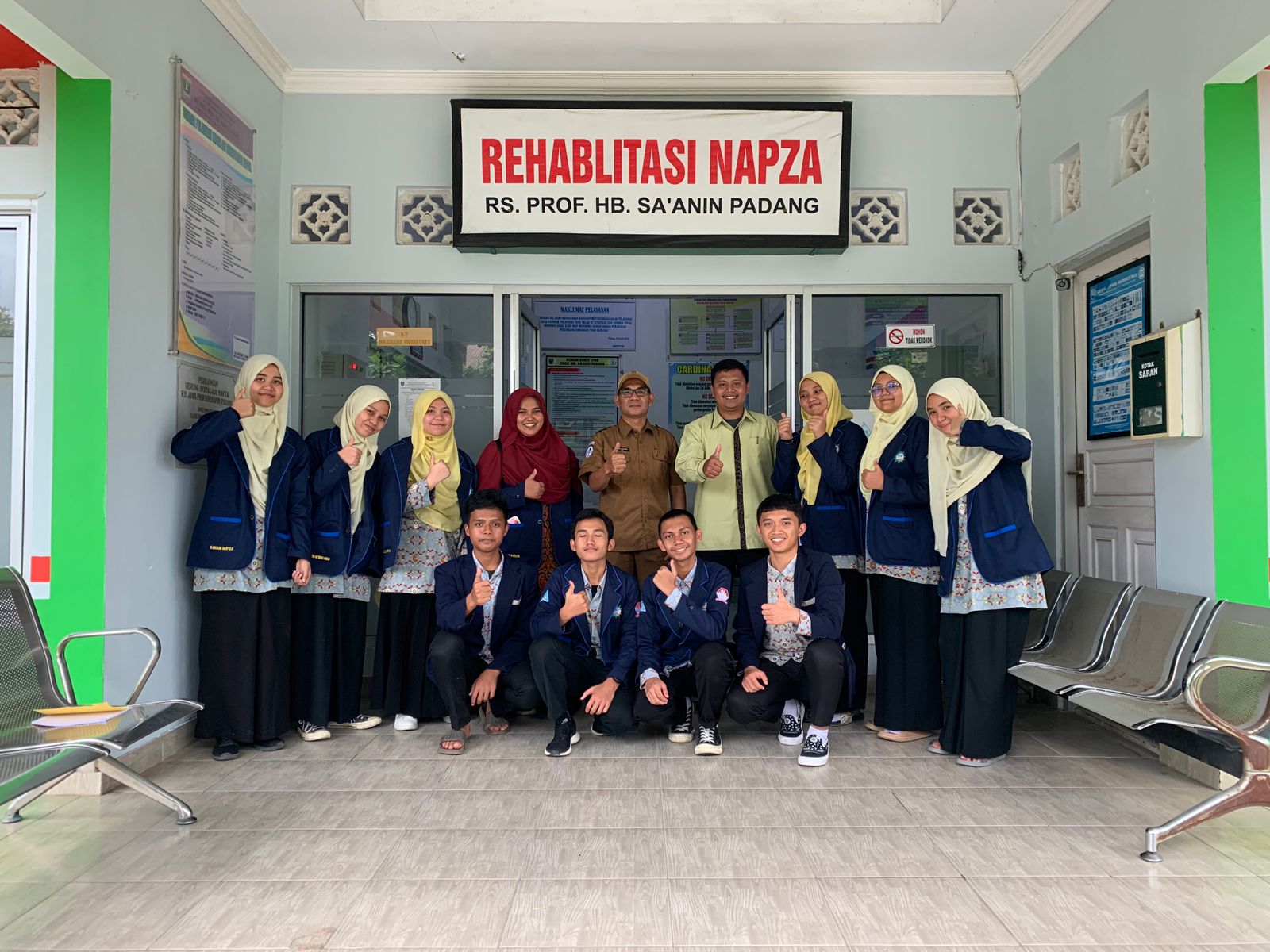 PERKUAT PIK-R : PONTREN KAUMAN PADANG PANJANG RSJ PROF. HB SAANIN DAN SMAN 14 PADANG