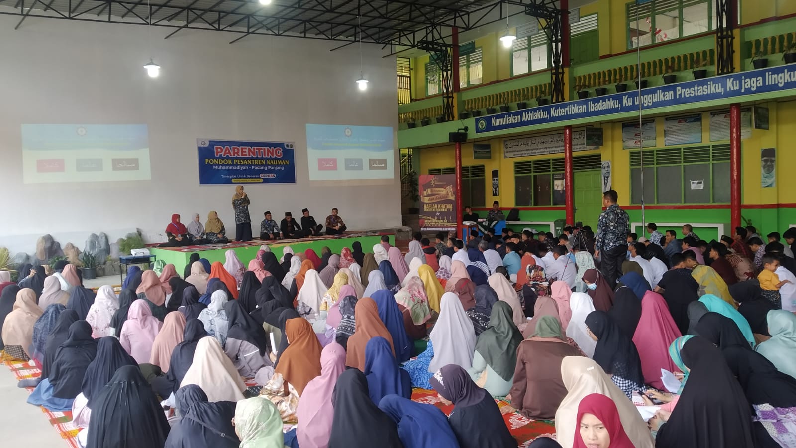 Gelar Parenting Bersama Wali Santri, Derliana : Sinergitas Antara Lembaga Pendidikan dan Orang Tua yang Kuat Lahirkan Generasi Cerdas Berkemajuan