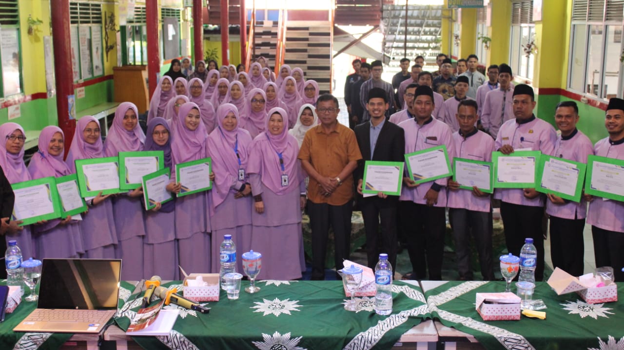 Berpacu dengan Teknologi : Pontren KAUMAN Gelar Lokakarya