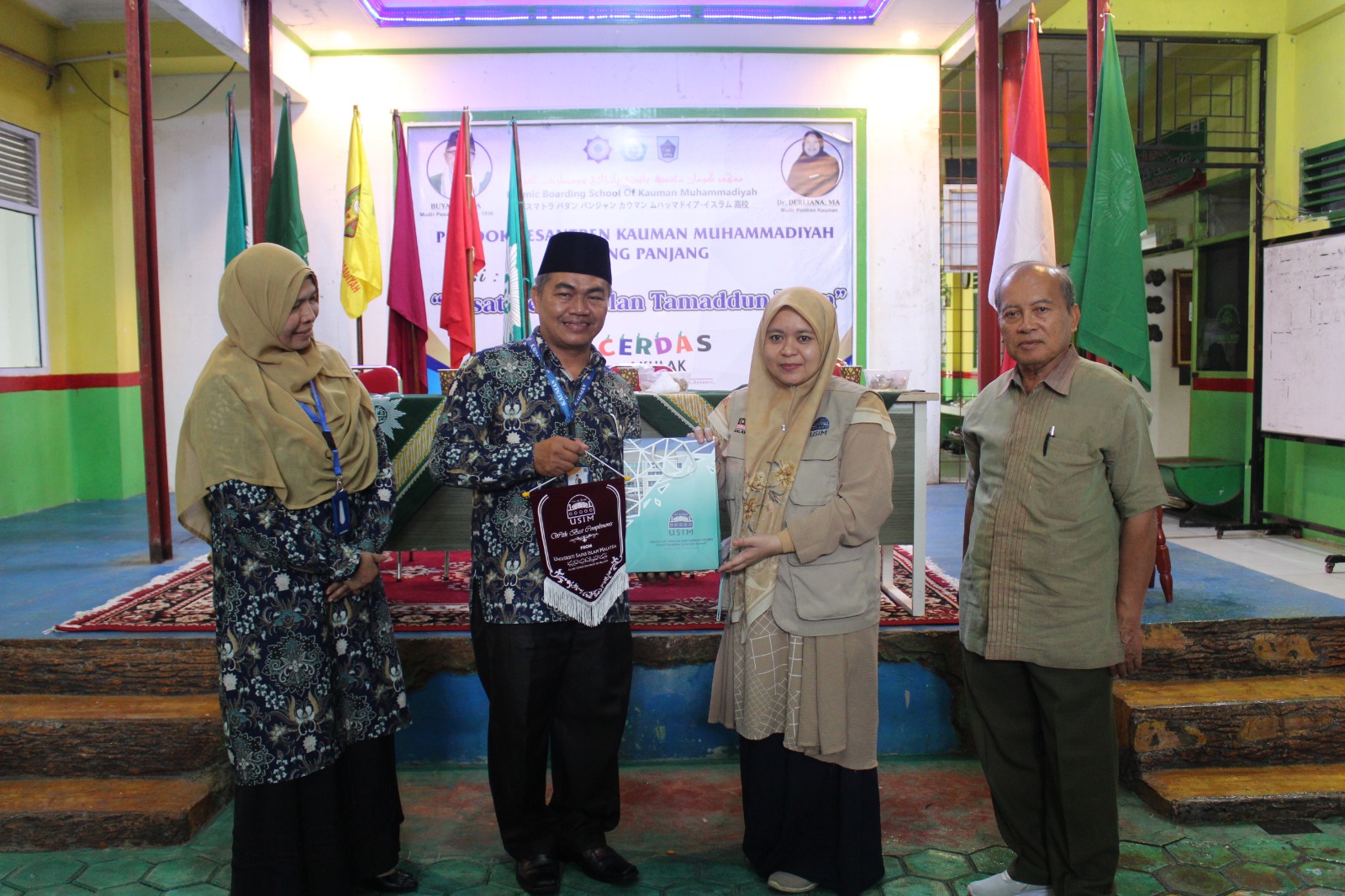 Rombongan Universiti Sains Islam Malaysia Mencari Jejak Hamka di Pontren Kauman
