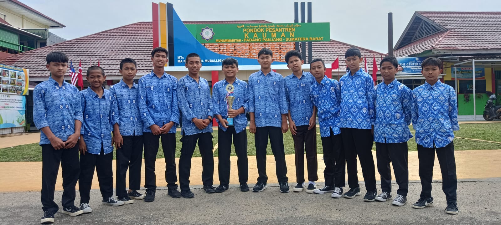 Sukses Gemilang, Pontren Kauman Muhammadiyah Padangpanjang raih peringkat II di Pertandingan INSTINCT 6 INS KAYU TANAM Cabang Bola Volly se-Sumatera Barat.