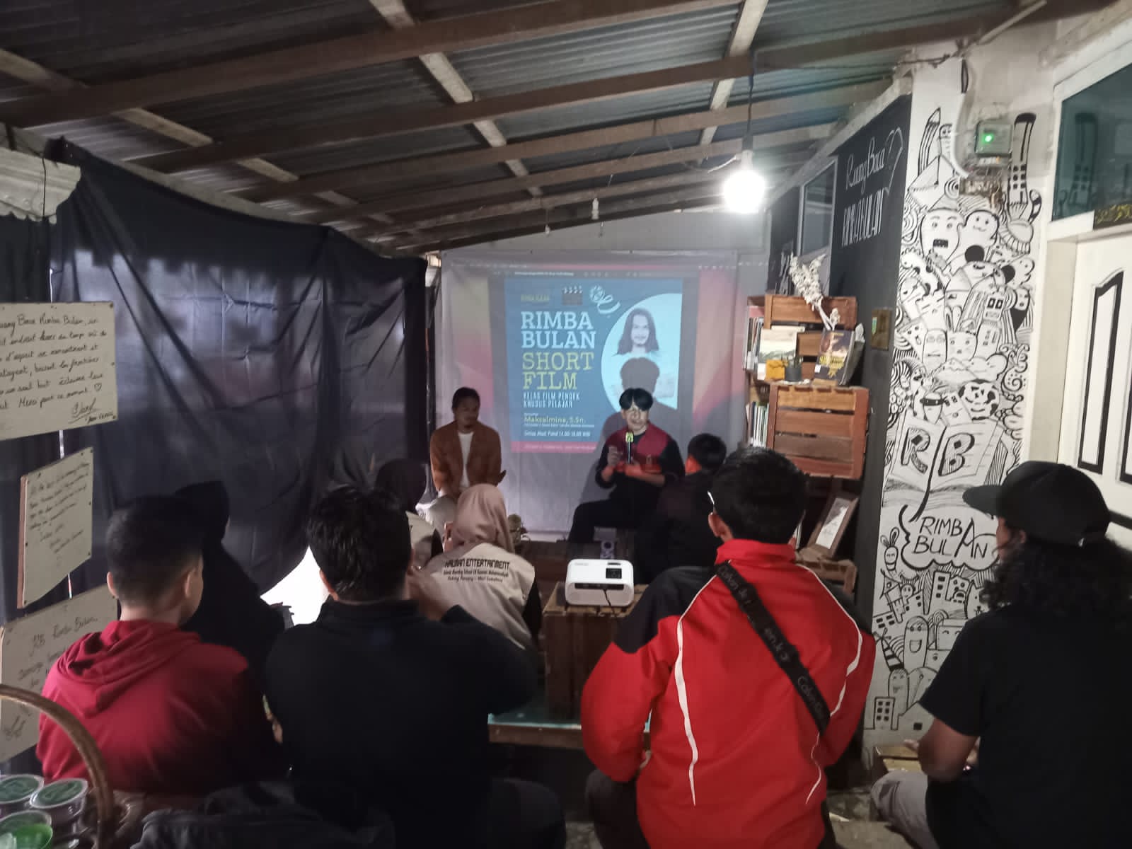 Santri Kauman Ikuti Kelas Film Pendek di TBM Rimba Bulan Padang Panjang