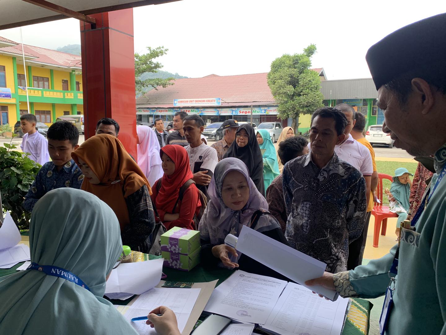 Ratusan Calon Santri KAUMAN Gelombang Pertama Ikuti Test Akademik dan Wawancara