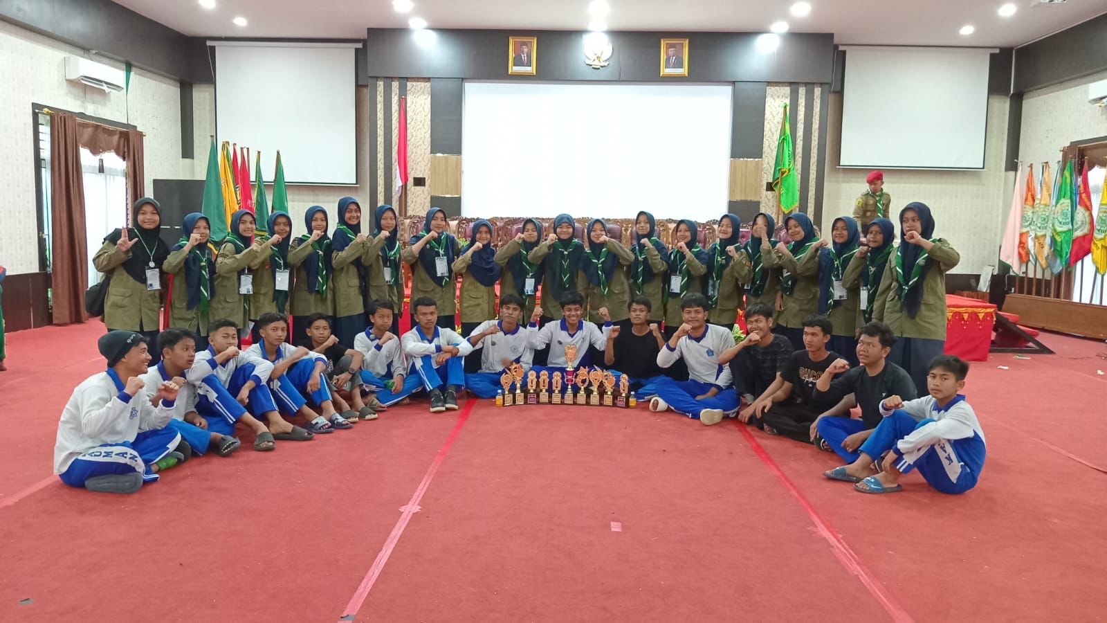 Tim HW Pesantren KAUMAN Toreh Prestasi Gemilang: Borong 10 Piala dalam Perlombaan Kemah Akbar HW Se-Sumatera Barat