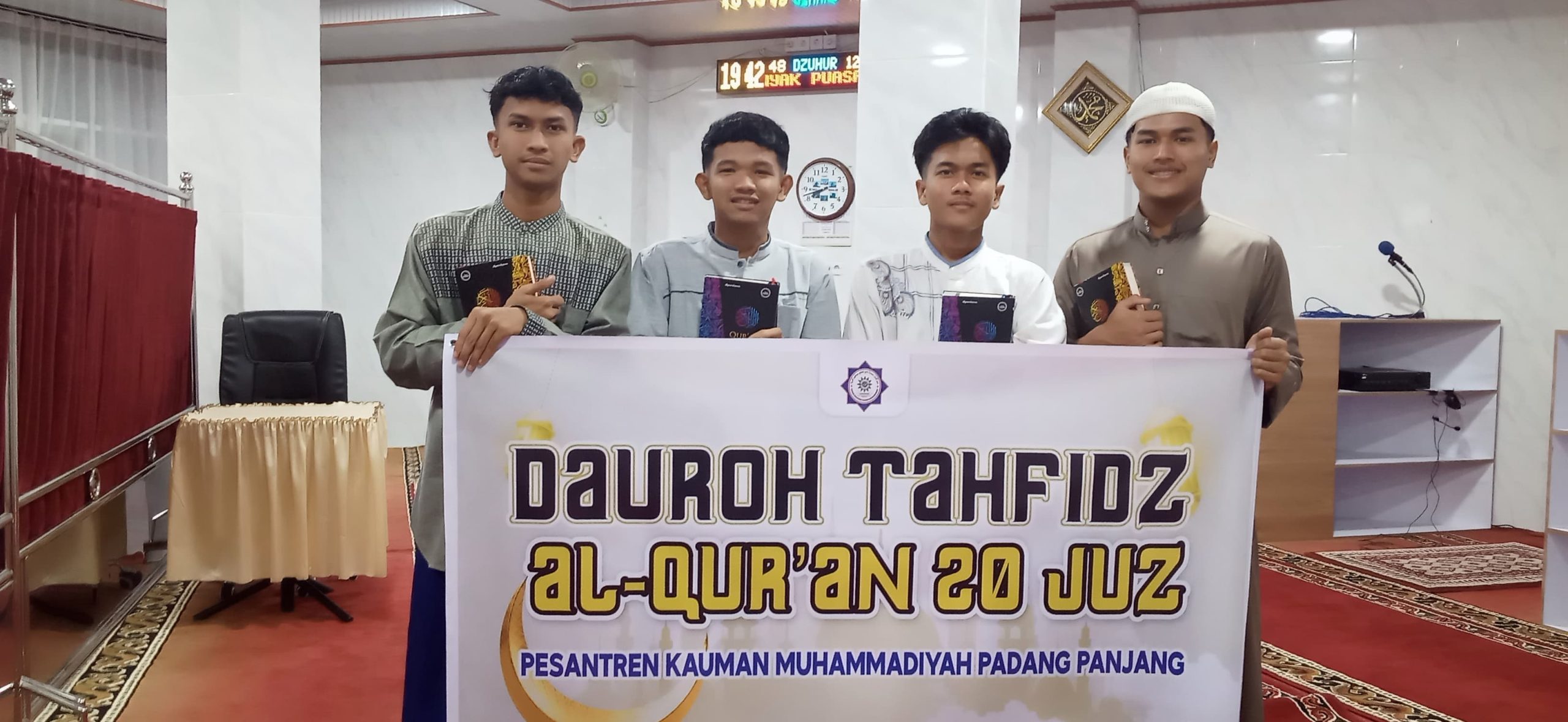 Santri Pesantren KAUMAN Meneruskan Tradisi Minangkabau dalam Dauroh 20 Juz di Surau As Salam