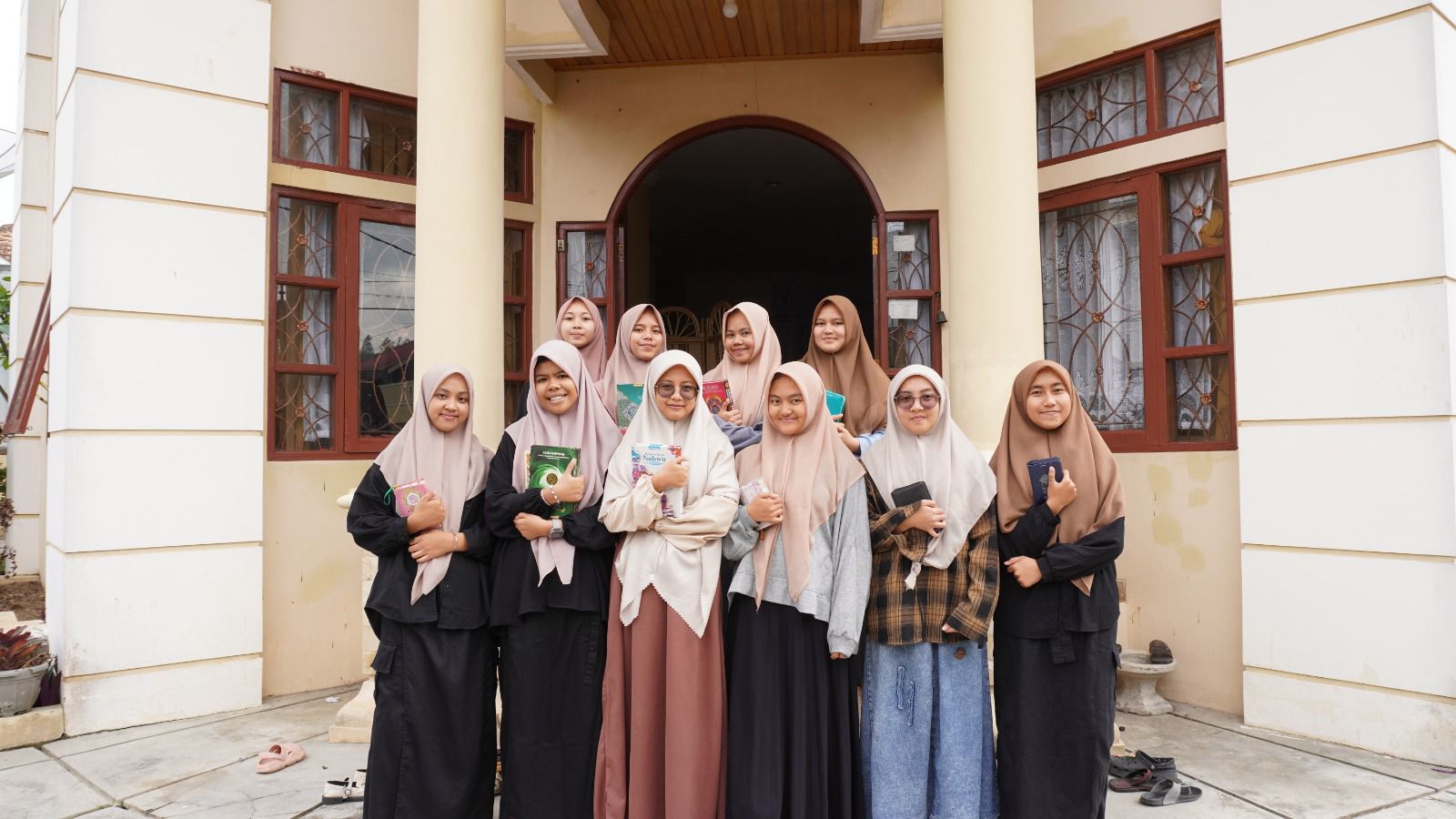 Giat Menghafal Qur’an Santri KAUMAN di Rumah Tahfidz Markazul Quran Bukittinggi
