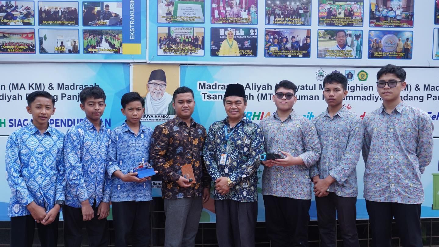 Tim Robotik KAUMAN siap untuk berkompetisi di TGD Robotik Competition STMIK Triguna Dharma Medan