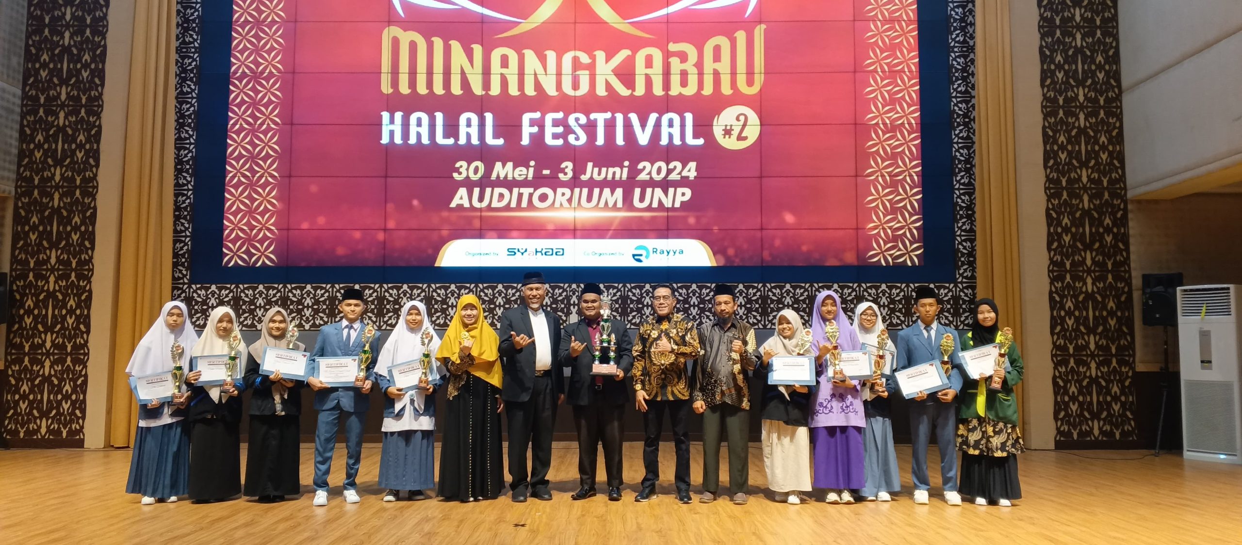 IKUTI MINANGKABAU HALAL FESTIVAL, SANTRI PESANTREN KAUMAN MUHAMMADIYAH PADANG PANJANG KEMBALI TOREHKAN PRESTASI