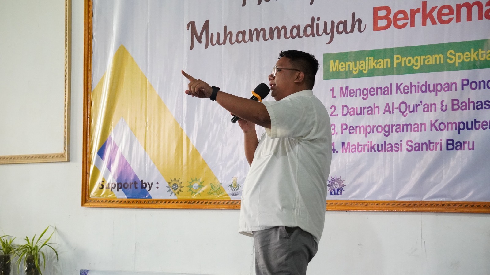 Bekali Santri dengan Keterampilan Teknologi Digital : Pesantren Kauman Adakan CodingMu Bootcamp 