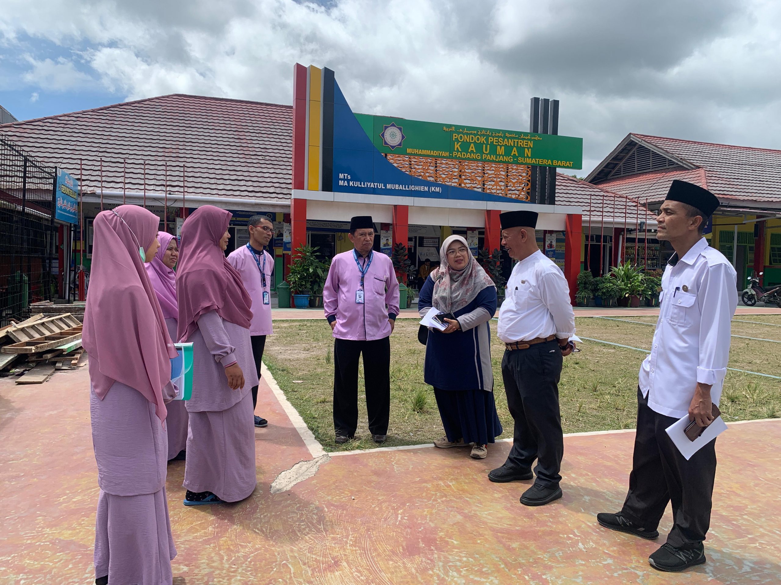 Penilaian Lapangan SRA oleh Tim Kemenag, Dinas Sosial, dan Dinas Pendidikan di Pondok Pesantren KAUMAN Muhammadiyah Padang Panjang