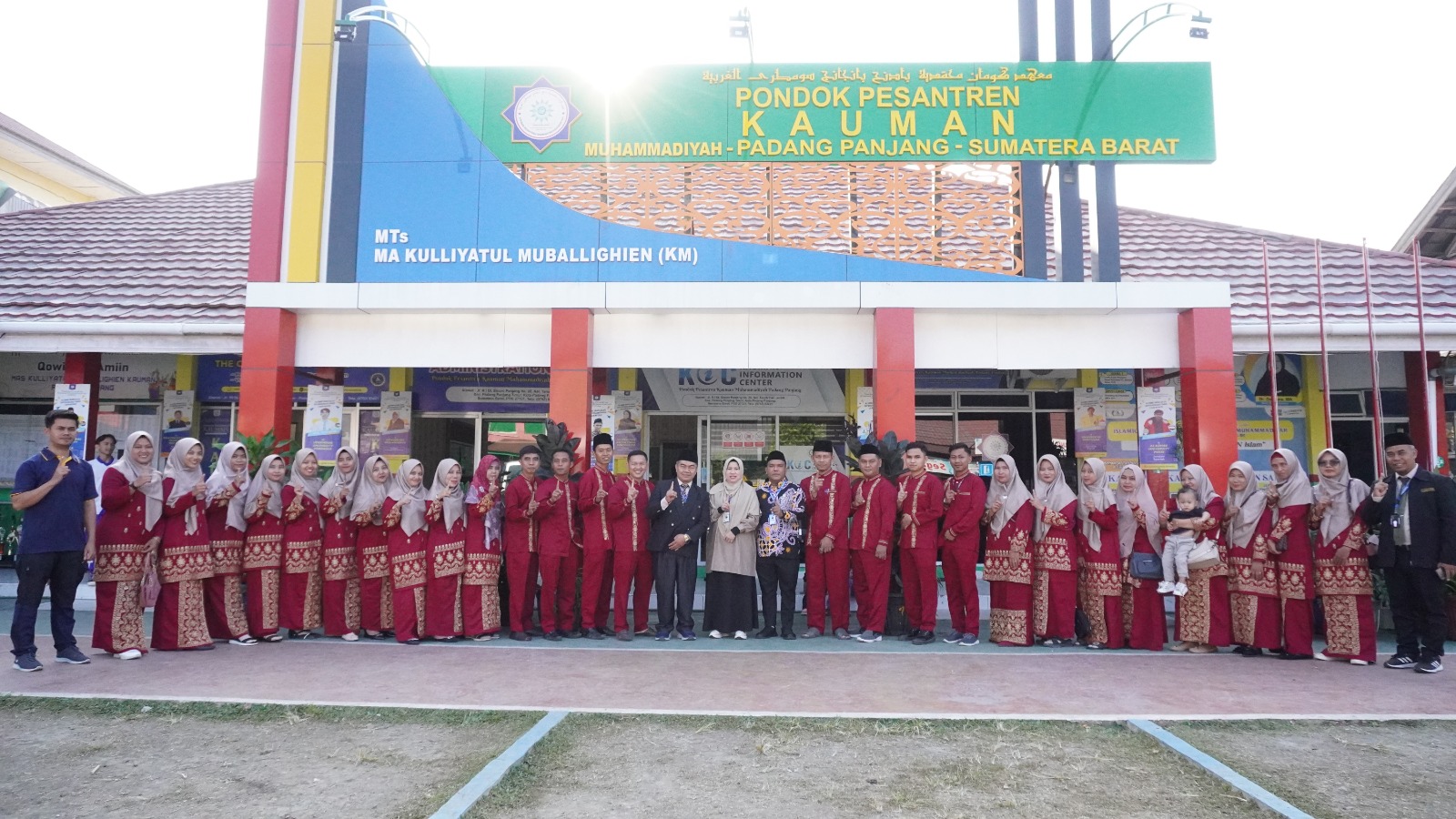 Kunjungan Studi Banding: Madrasah Aliyah Fathul Anwar Rokan Hulu Disambut Hangat di Pondok Pesantren KAUMAN