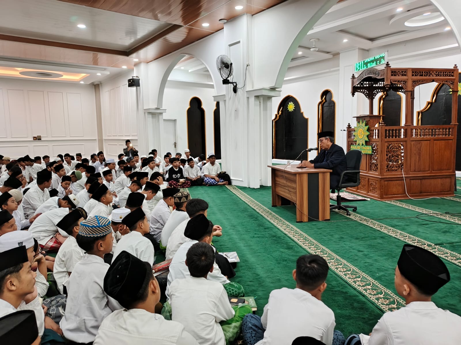 Motivasi dan Tausyiah dari Ketua LP2PP Muhammadiyah, Dr. H. Maskuri, M.Ed., kepada Santri Pondok Pesantren KAUMAN