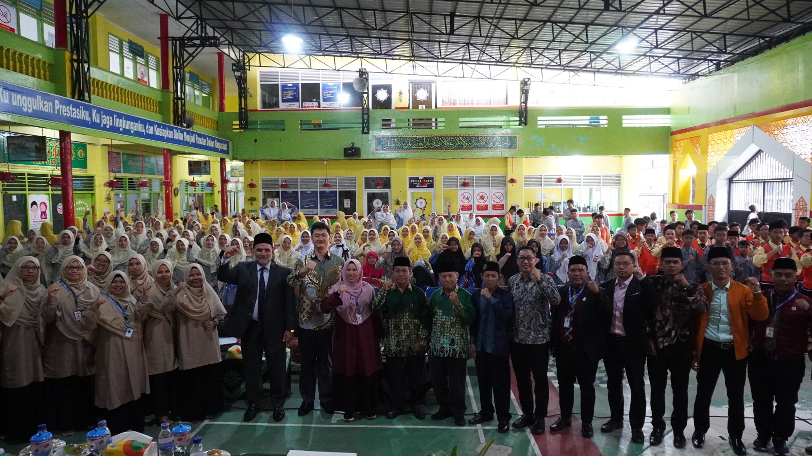 Semakin Mendunia: Pesantren KAUMAN adakan Talkshow Bahasa Mandarin