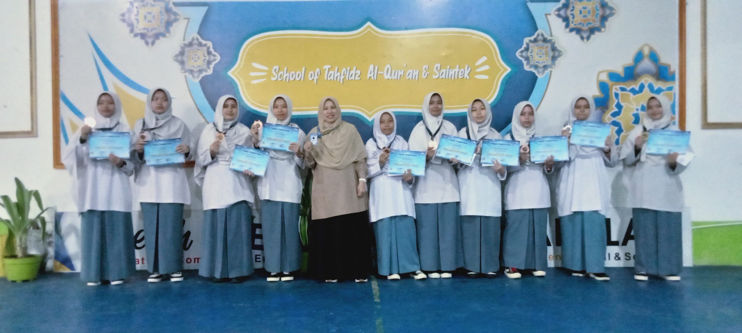 Medali FSN untuk Santri Terbaik KAUMAN