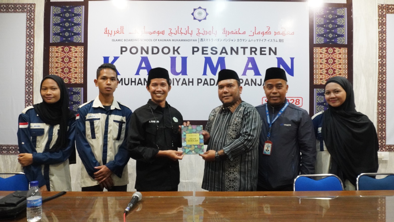 Pesantren KAUMAN Muhammadiyah Jadi Lokasi Studi Tata Kelola Pendidikan bagi Mahasiswa PAI UM Sumbar