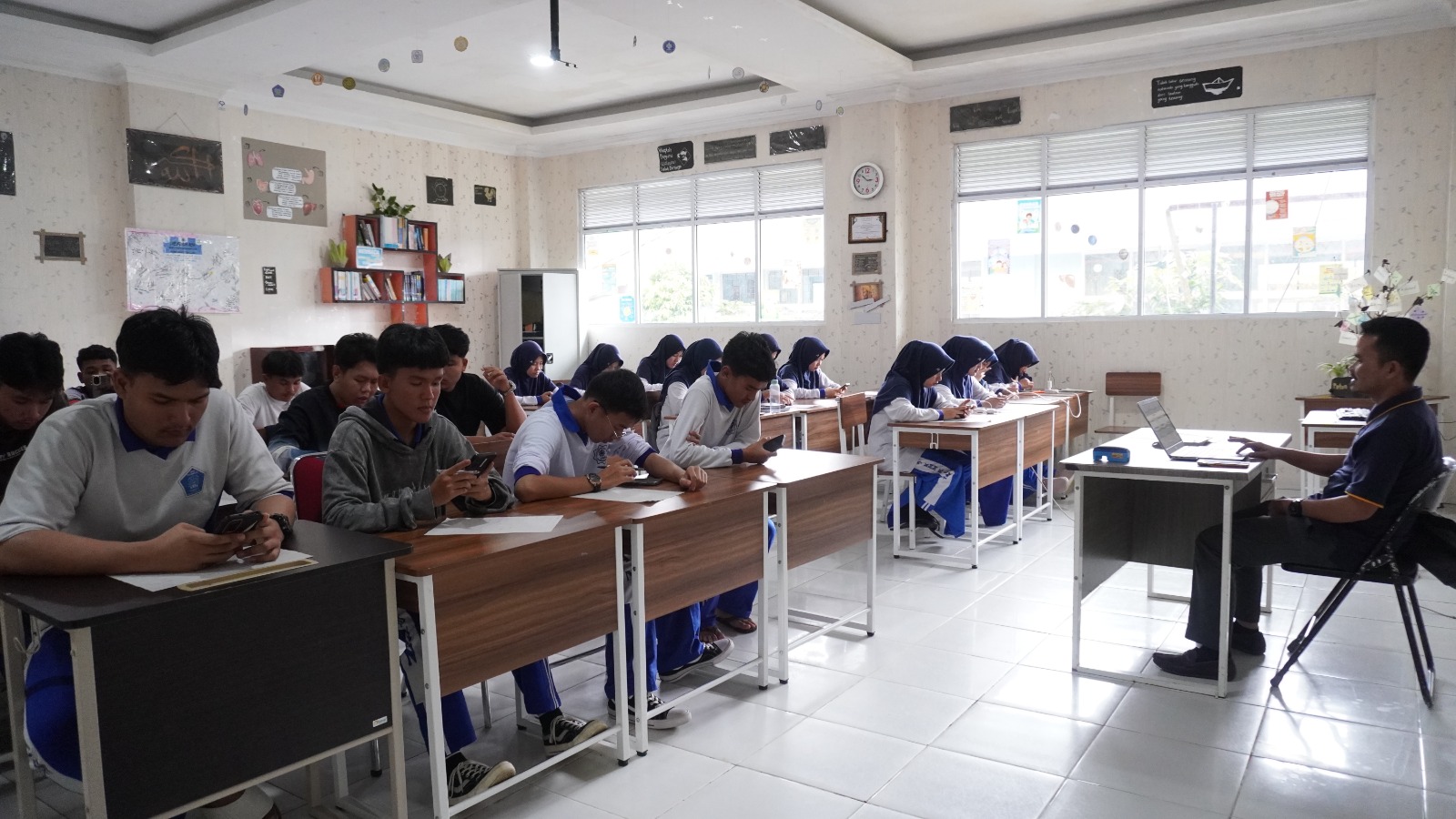 Santri KAUMAN Muhammadiyah Asah Kemampuan Lewat Try Out UTBK yang Didukung BAZNAS dan Nurul Fikri