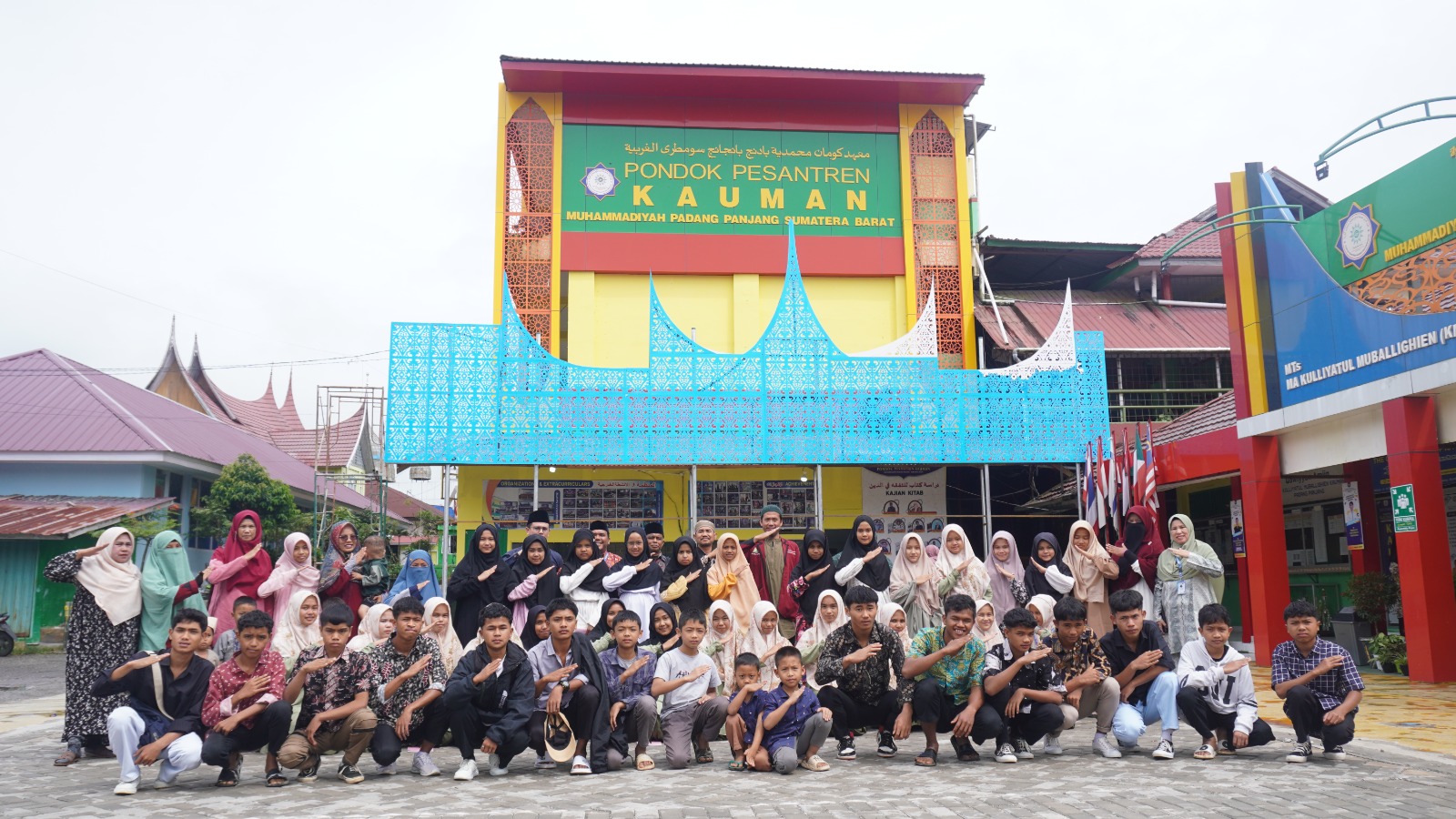 50 Guru dan Santri Dari Solok Studi Banding ke KAUMAN Padang Panjang, Fokus pada Pengembangan Usaha Produktif