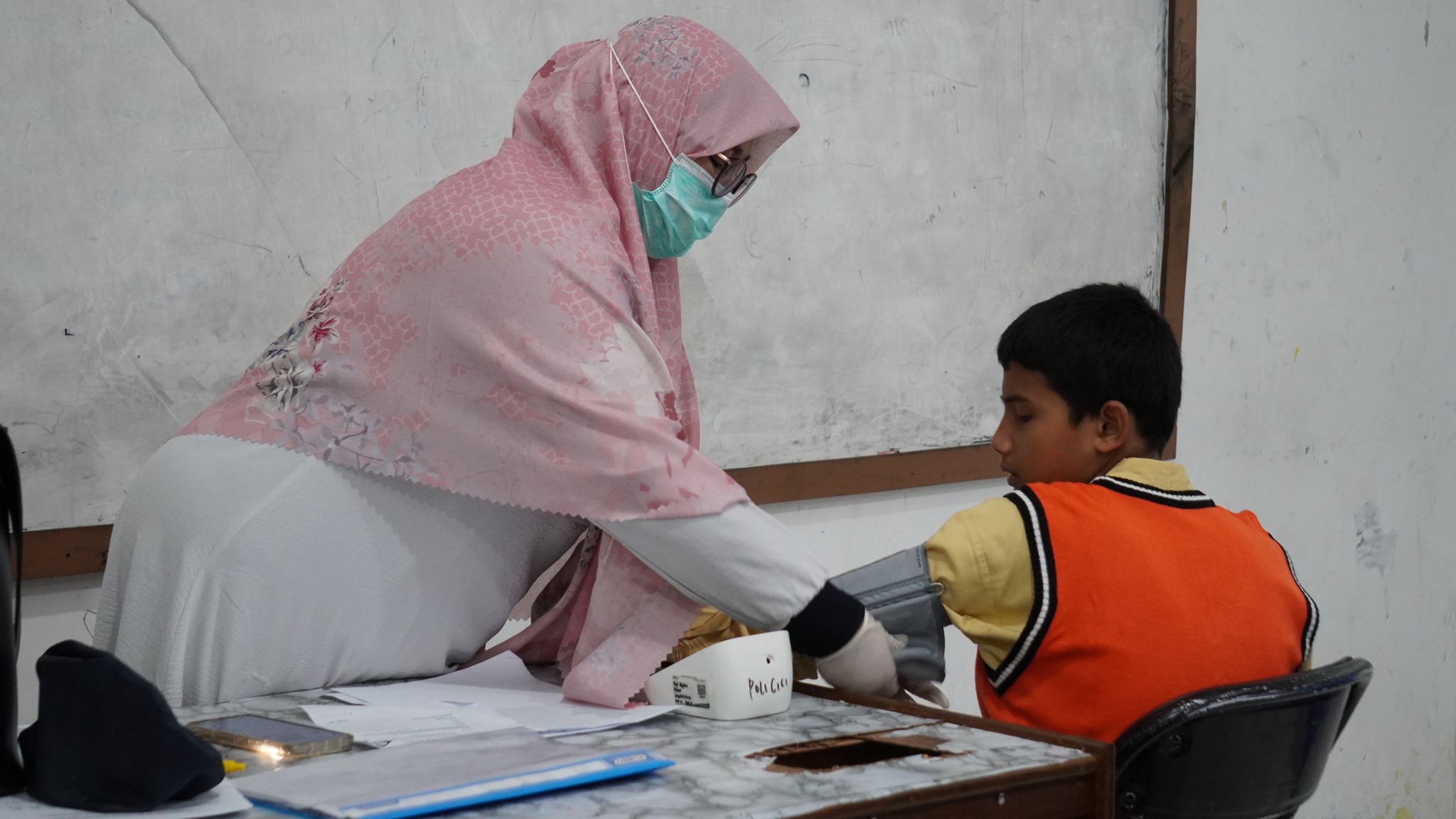 Kolaborasi Positif: Pesantren KAUMAN Muhammadiyah dan UPT Puskesmas Koto Katiak Jaga Kesehatan Santri