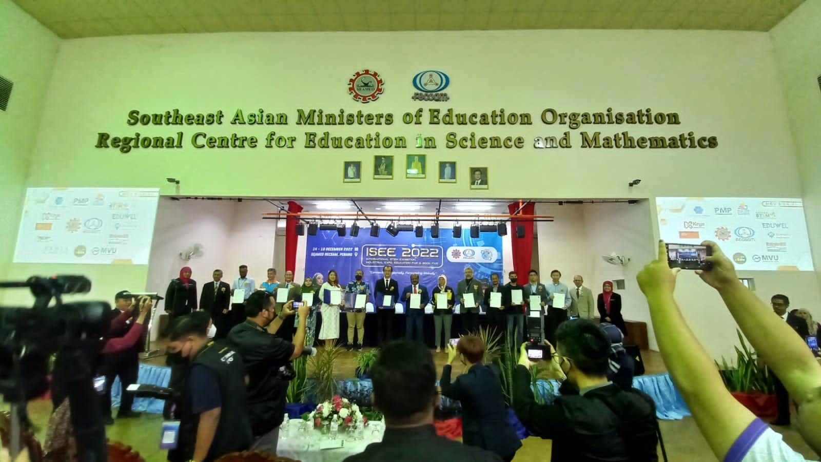 Juara 3 Internasional STEM